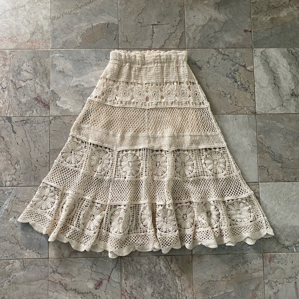 Beautiful Crochet A-Line Skirt in Cream Size S Great Condition - Picture 3 of 7